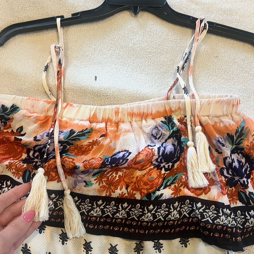 Coco + Jaimeson cold shoulder top